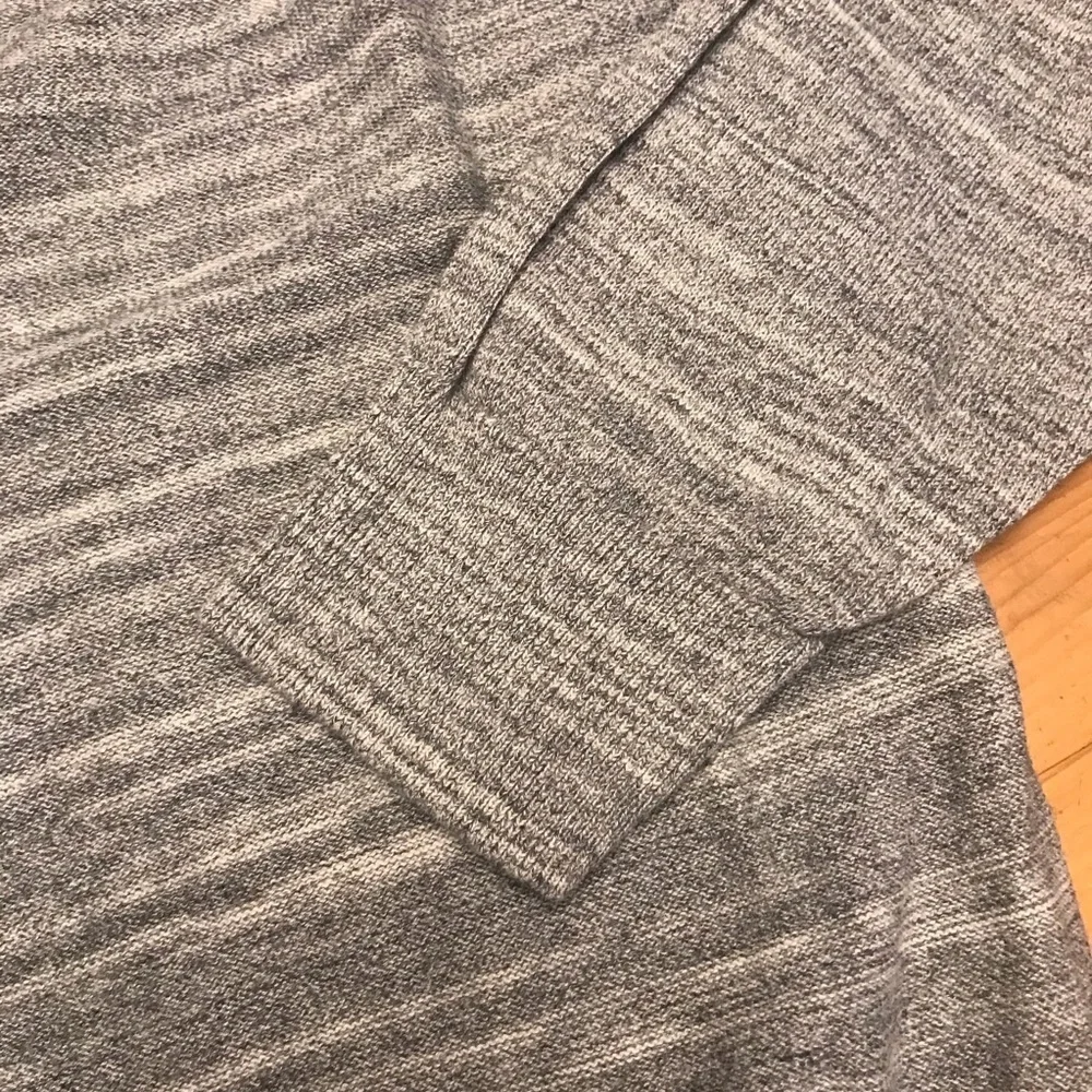 🚣‍♀️ J CREW Basic Cotton Sweater